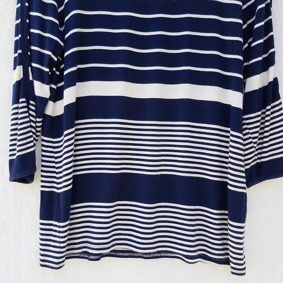 Dress Barn Woman’s Size L ¾ Sleeve Top - Picture 3 of 14